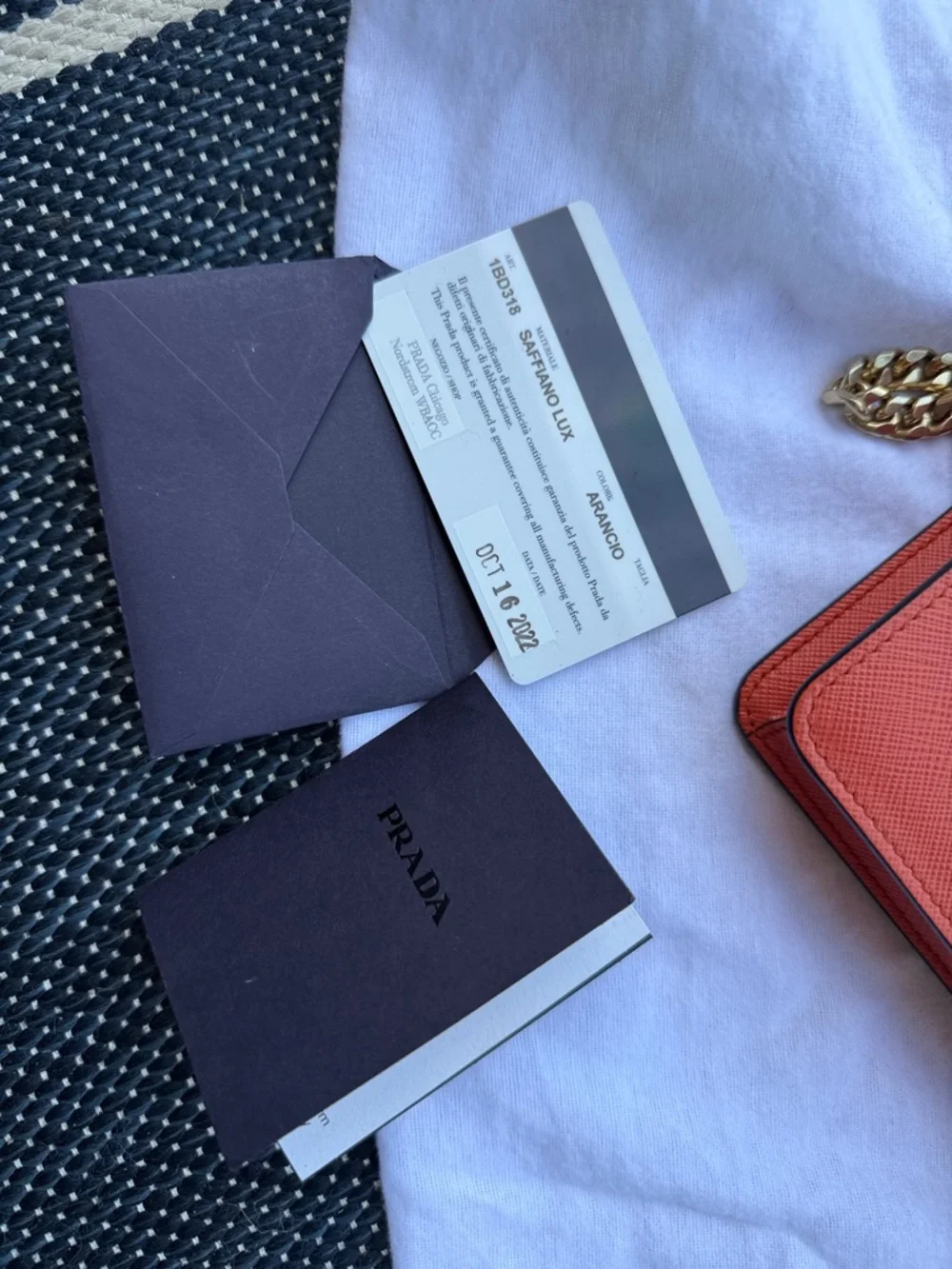 Rare Prada Arancio Saffiano Crossbody with Gold Chain and Logo Plaque - Picture 11 of 17